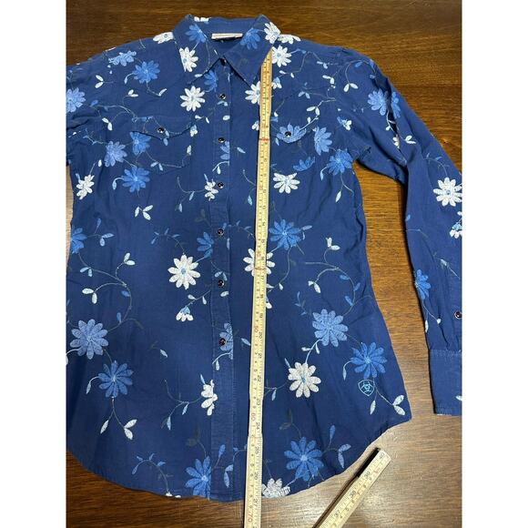 Ariat Floral All Over Embroidered Top Women Medium Blue Neutral Cowgirl Western - Picture 5 of 11